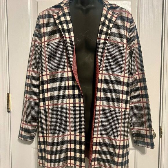 Sioni Jackets & Blazers - NWT Sioni Womens Black Red Cream Plaid Jacket Sweater Sz M Long Sleeve